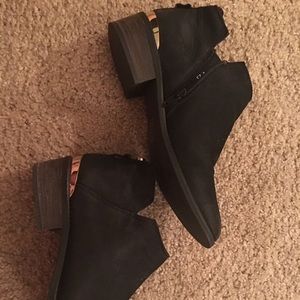 Black and Gold Kessey Steve Madden Boots